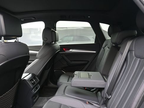 Used 2025 Audi Q5 2.0T Premium w/ Convenience Plus Package AWD/4WD image 18
