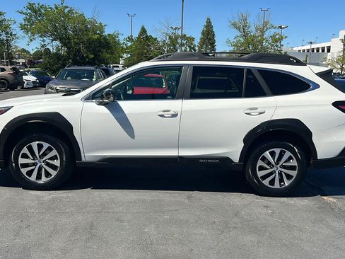 Used 2024 Subaru Outback Premium AWD/4WD image 9