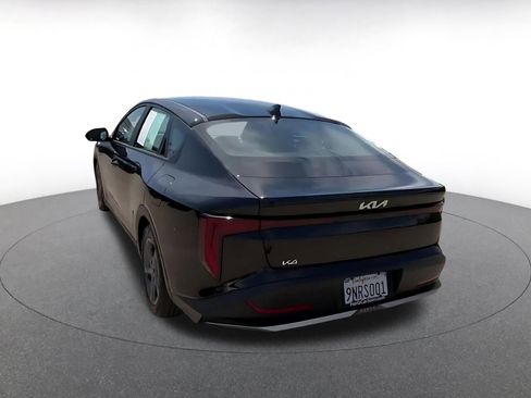 Used 2025 Kia K4 LXS FWD image 11