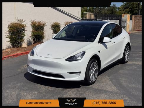 Used 2021 Tesla Model Y Long Range AWD/4WD image 1