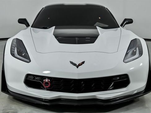 Used 2016 Chevrolet Corvette Z06 w/ 3LZ Preferred Equipment Group RWD image 4
