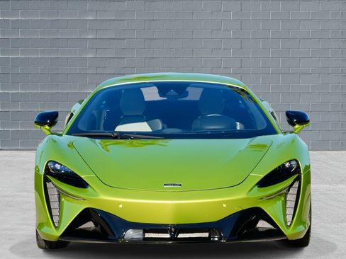 Used 2023 McLaren Artura image 3