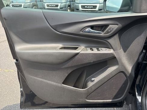 Used 2022 Chevrolet Equinox LT image 9