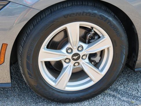 Used 2024 Ford Mustang Coupe image 7