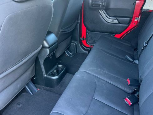 Used 2018 Jeep Wrangler Unlimited Sport S image 9