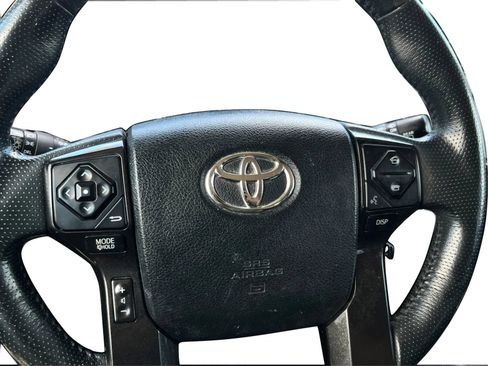 Used 2018 Toyota 4Runner TRD Off-Road AWD/4WD image 23