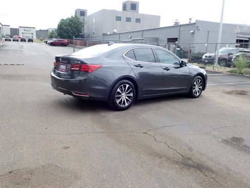 Used 2015 Acura TLX w/ Technology Package FWD image 4