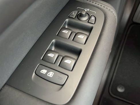 New 2026 Volvo XC60 B5 Plus AWD/4WD image 23