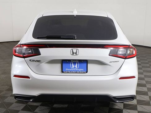 Used 2024 Honda Civic Sport image 9