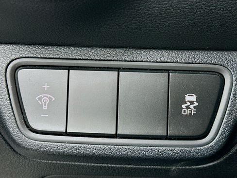 Used 2023 Kia Forte LXS image 17