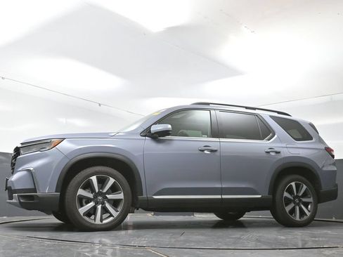 Used 2025 Honda Pilot Elite image 29