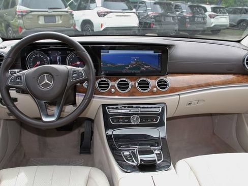 Used 2017 Mercedes-Benz E 300 4MATIC image 33