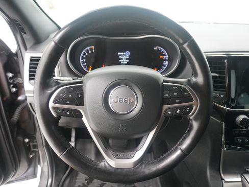 Used 2021 Jeep Grand Cherokee Limited w/ Sun & Sound Group RWD image 16