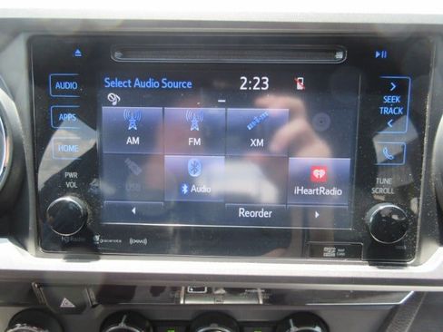Used 2017 Toyota Tacoma TRD Sport w/ Tow Package (A/T) AWD/4WD image 27