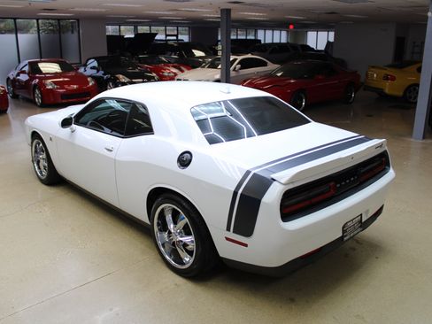 Used 2016 Dodge Challenger R/T Scat Pack w/ Leather Interior Group image 20