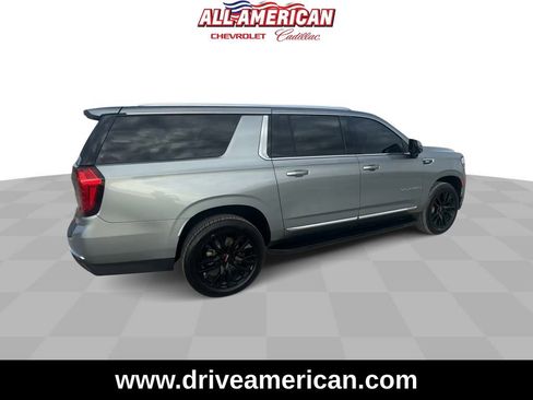 Used 2023 GMC Yukon XL SLT w/ SLT Luxury Package image 8