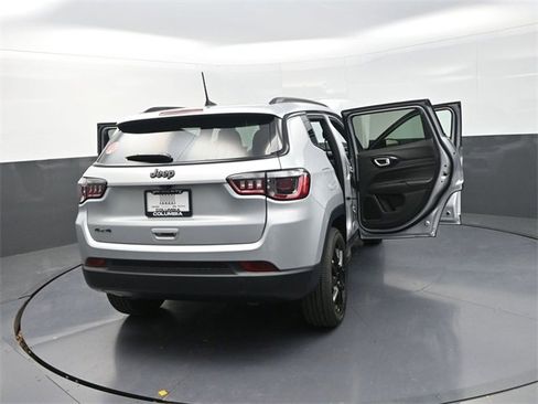New 2026 Jeep Compass Latitude image 30