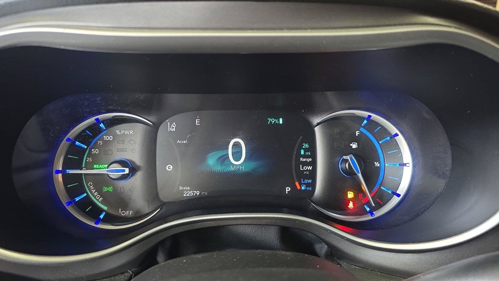 Used 2023 Chrysler Pacifica Touring-L FWD image 10