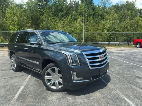 Used 2019 Cadillac Escalade Premium Luxury AWD/4WD image 3