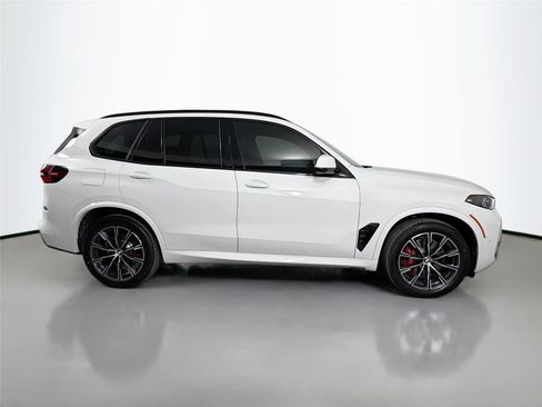 New 2026 BMW X5 xDrive40i w/ M Sport Package AWD/4WD image 5