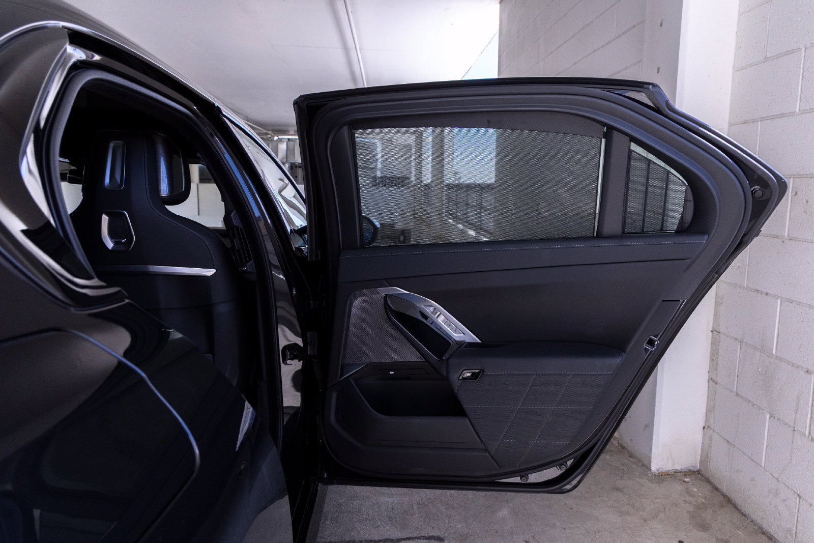 Used 2024 BMW i7 M70 w/ Premium Package AWD/4WD image 26