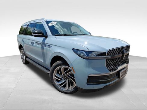 New 2026 Lincoln Navigator Premiere AWD/4WD image 1