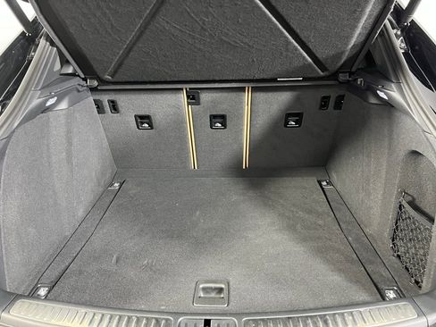 Used 2024 Porsche Macan w/ Premium Plus Package image 28