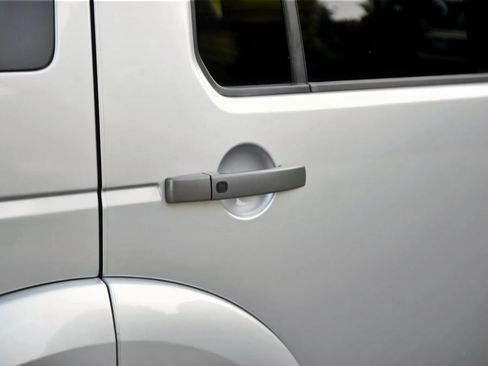 Used 2016 Land Rover LR4 HSE Silver Edition AWD/4WD image 39