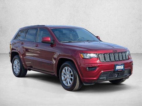 Used 2021 Jeep Grand Cherokee Laredo X image 3