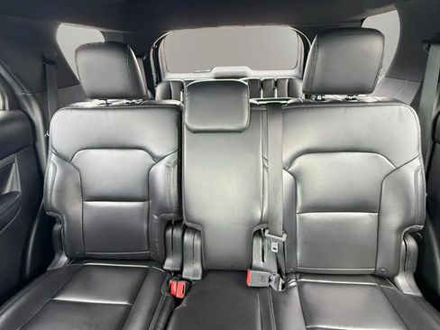 Used 2019 Ford Explorer XLT w/ Equipment Group 202A FWD image 20