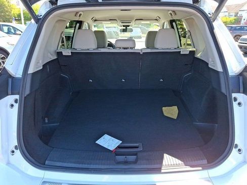 Used 2024 Nissan Rogue SV AWD/4WD image 33
