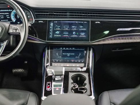 Used 2022 Audi Q8 Premium Plus image 13