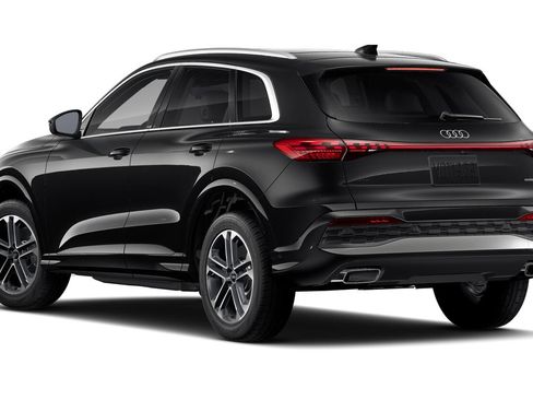 Certified 2026 Audi Q5 Premium Plus AWD/4WD image 2