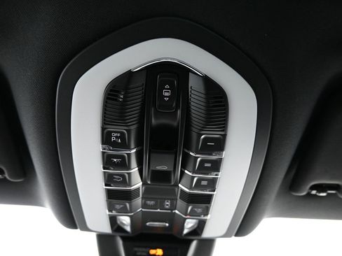 Used 2025 Porsche Macan S image 21