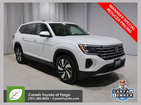Used 2025 Volkswagen Atlas SEL AWD/4WD image 1