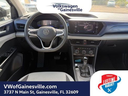 Used 2022 Volkswagen Taos SE image 14