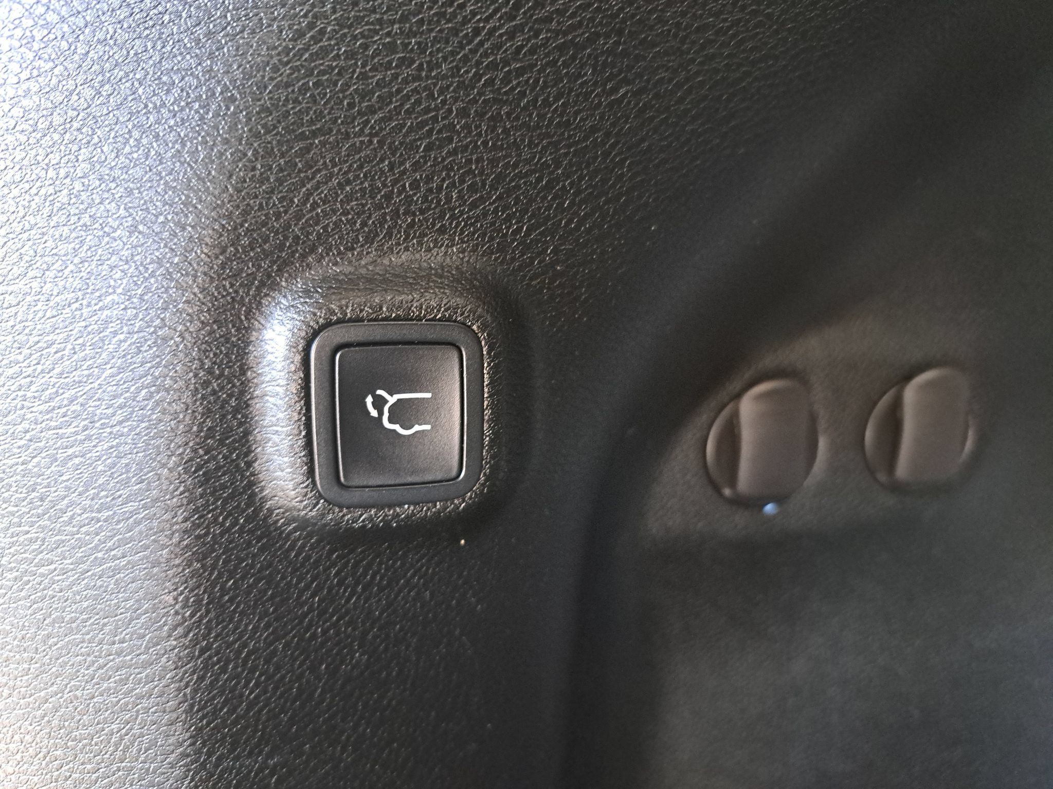 Used 2019 Jeep Cherokee Limited AWD/4WD image 14