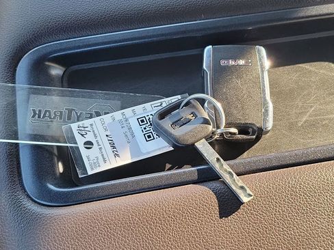 Used 2014 GMC Sierra 1500 SLT w/ SLT Crew Cab Value Package image 36