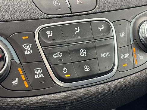 Used 2024 Chevrolet Malibu LT image 33