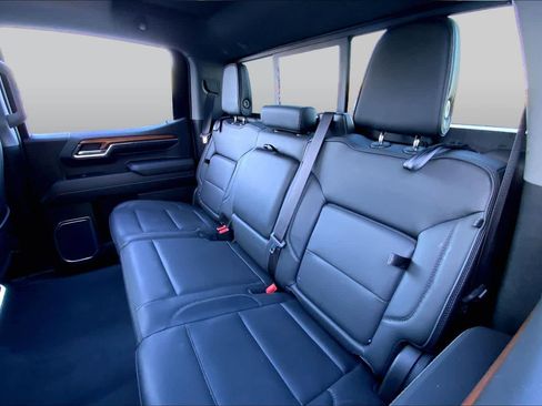 Used 2023 GMC Sierra 1500 Denali w/ Denali Reserve Package AWD/4WD image 18