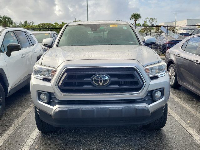 Used 2022 Toyota Tacoma SR5 w/ Technology Package RWD image 2