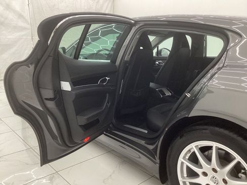 Used 2013 Porsche Panamera S image 21