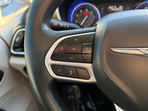 Used 2021 Chrysler Voyager Lxi FWD image 18