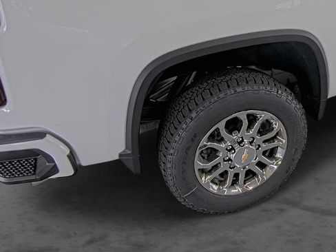 New 2026 Chevrolet Silverado 2500 LT w/ Z71 Chrome Sport Edition AWD/4WD image 13