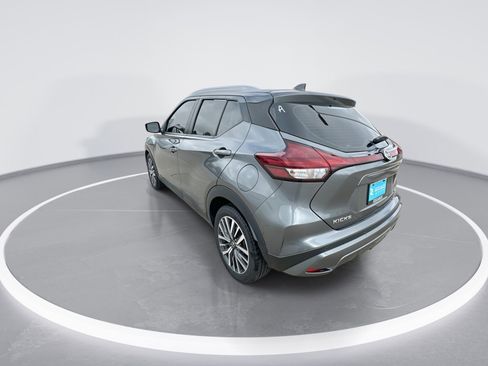 Used 2021 Nissan Kicks SV FWD image 6