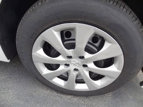 Used 2025 Toyota Corolla LE image 15