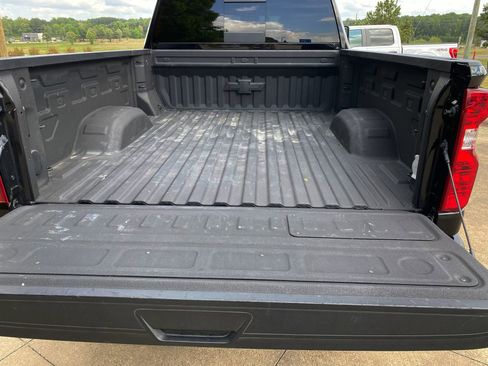 Used 2024 Chevrolet Silverado 2500 LT w/ Texas Edition image 9