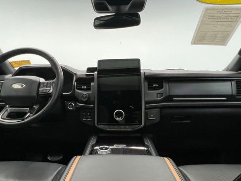 Used 2022 Ford Expedition Platinum image 12