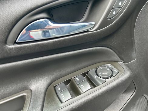 Used 2024 Chevrolet Equinox LT AWD/4WD image 12