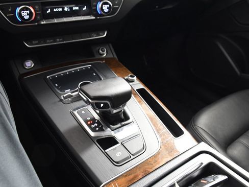 Used 2018 Audi Q5 2.0T Premium AWD/4WD image 33